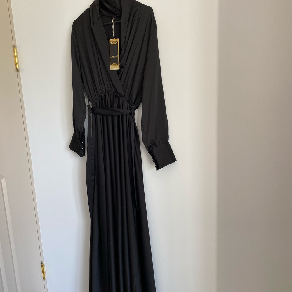 Satin dress - Picture 1 of 3